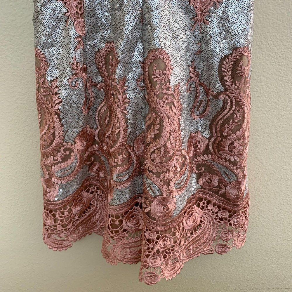 DRESS THE POPULATION Sabrina Lace Sequin Romper - Picture 7 of 10
